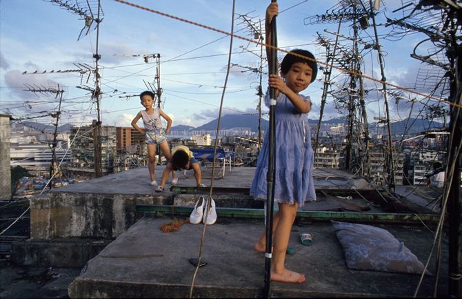 Before it was destroyed in 1994 Kowloon's Walled City was one of the most culturally fascinating structures in the world, housing a population of over 33,000 people. Thanks to images captured by ...