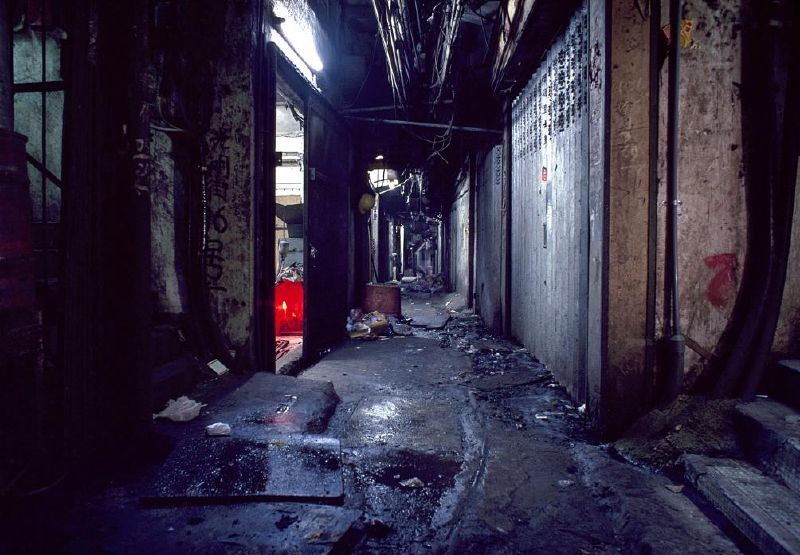 Before it was destroyed in 1994 Kowloon's Walled City was one of the most culturally fascinating structures in the world, housing a population of over 33,000 people. Thanks to images captured by ...