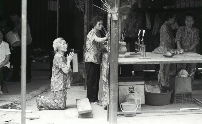 Before it was destroyed in 1994 Kowloon's Walled City was one of the most culturally fascinating structures in the world, housing a population of over 33,000 people. Thanks to images captured by ...