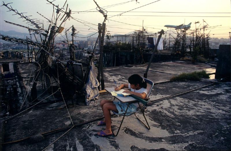 Before it was destroyed in 1994 Kowloon's Walled City was one of the most culturally fascinating structures in the world, housing a population of over 33,000 people. Thanks to images captured by ...