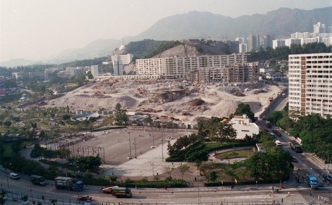 Before it was destroyed in 1994 Kowloon's Walled City was one of the most culturally fascinating structures in the world, housing a population of over 33,000 people. Thanks to images captured by ...