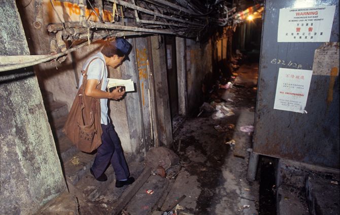 Before it was destroyed in 1994 Kowloon's Walled City was one of the most culturally fascinating structures in the world, housing a population of over 33,000 people. Thanks to images captured by ...