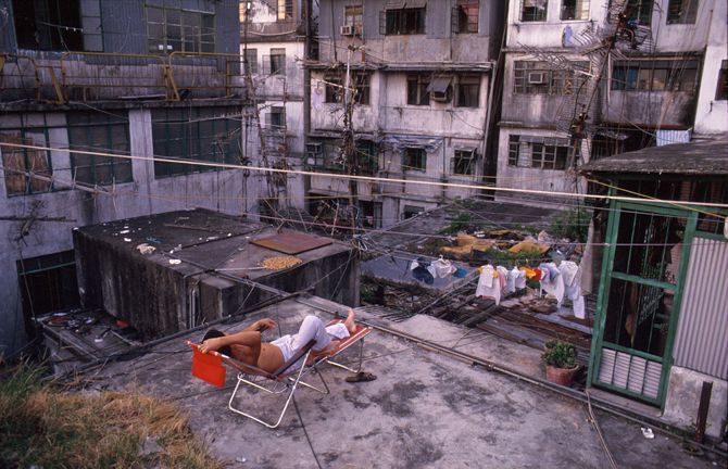 Before it was destroyed in 1994 Kowloon's Walled City was one of the most culturally fascinating structures in the world, housing a population of over 33,000 people. Thanks to images captured by ...