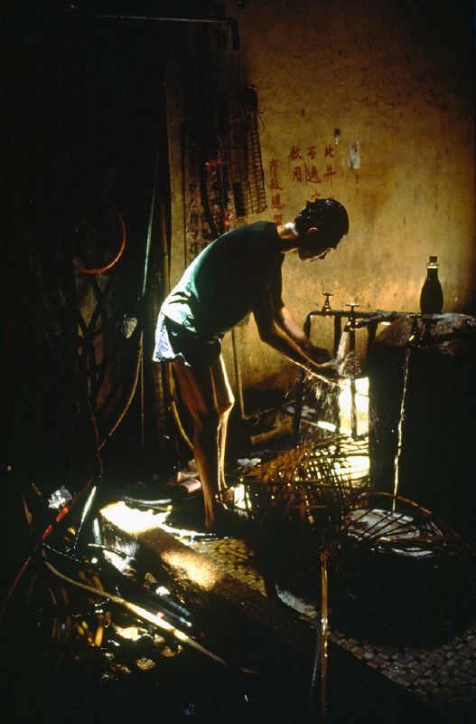 Before it was destroyed in 1994 Kowloon's Walled City was one of the most culturally fascinating structures in the world, housing a population of over 33,000 people. Thanks to images captured by ...
