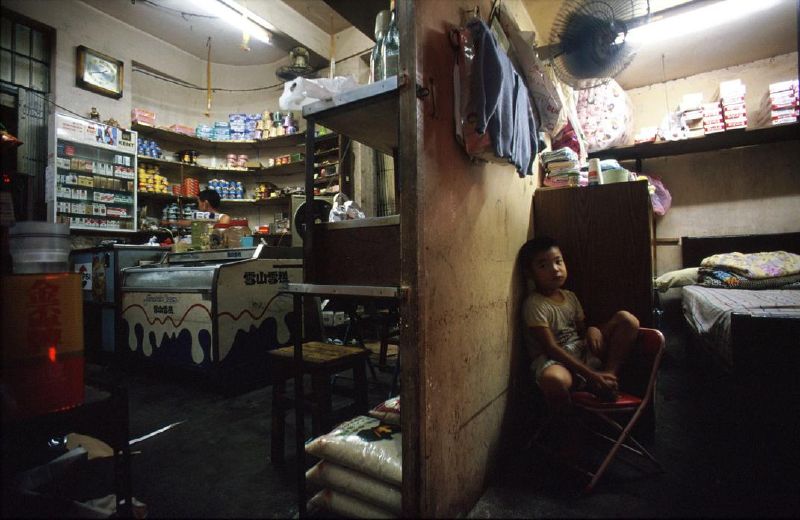 Before it was destroyed in 1994 Kowloon's Walled City was one of the most culturally fascinating structures in the world, housing a population of over 33,000 people. Thanks to images captured by ...