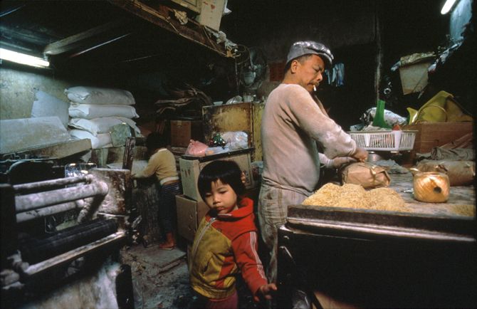 Before it was destroyed in 1994 Kowloon's Walled City was one of the most culturally fascinating structures in the world, housing a population of over 33,000 people. Thanks to images captured by ...
