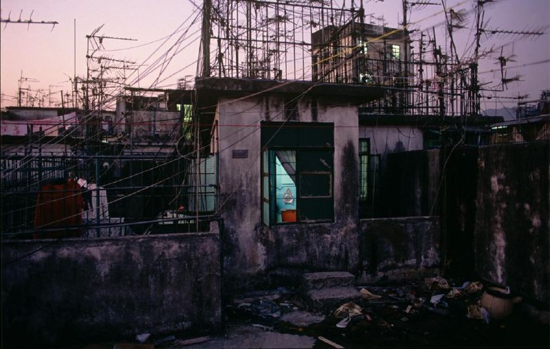 Before it was destroyed in 1994 Kowloon's Walled City was one of the most culturally fascinating structures in the world, housing a population of over 33,000 people. Thanks to images captured by ...