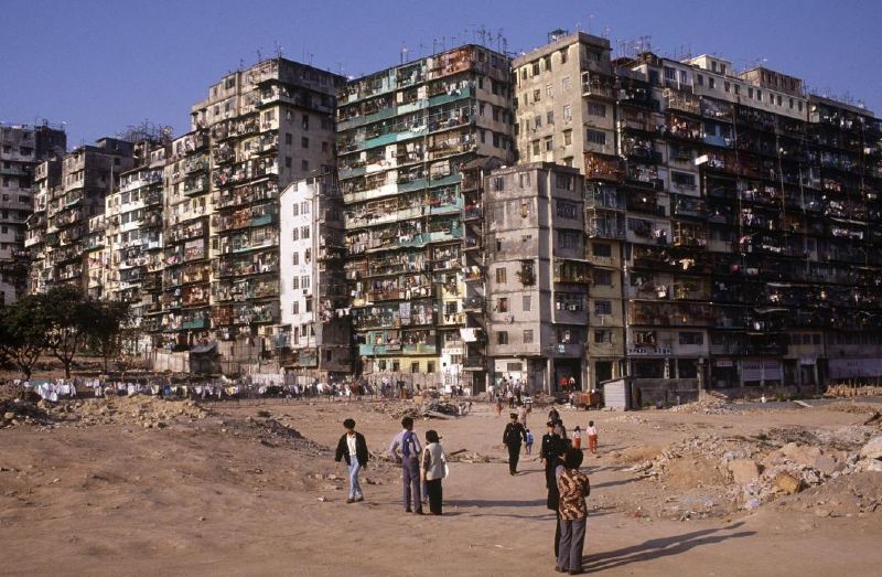 Before it was destroyed in 1994 Kowloon's Walled City was one of the most culturally fascinating structures in the world, housing a population of over 33,000 people. Thanks to images captured by ...