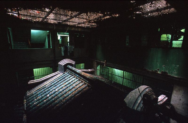 Before it was destroyed in 1994 Kowloon's Walled City was one of the most culturally fascinating structures in the world, housing a population of over 33,000 people. Thanks to images captured by ...